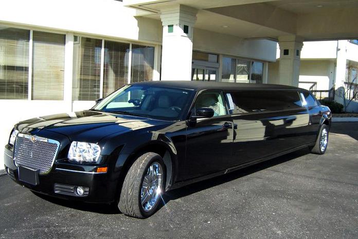 Milwaukee 10 Passenger Limo