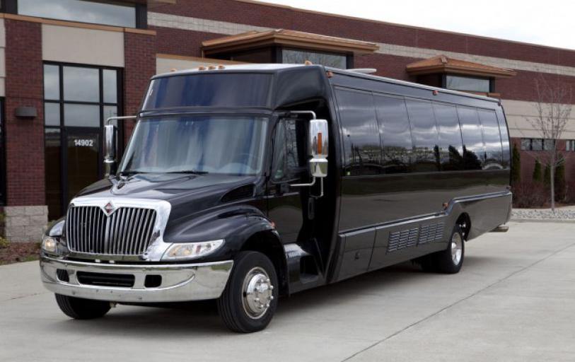 Milwaukee 20 Passenger Party Bus